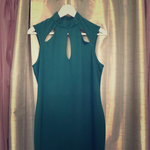 Fitted dress - Picture 1 of 2